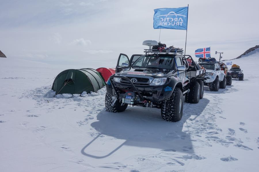  Arctic Trucks Toyota Hilux AT44 South Pole Expedition 6x6 2013 года  (фото 1 из 2)